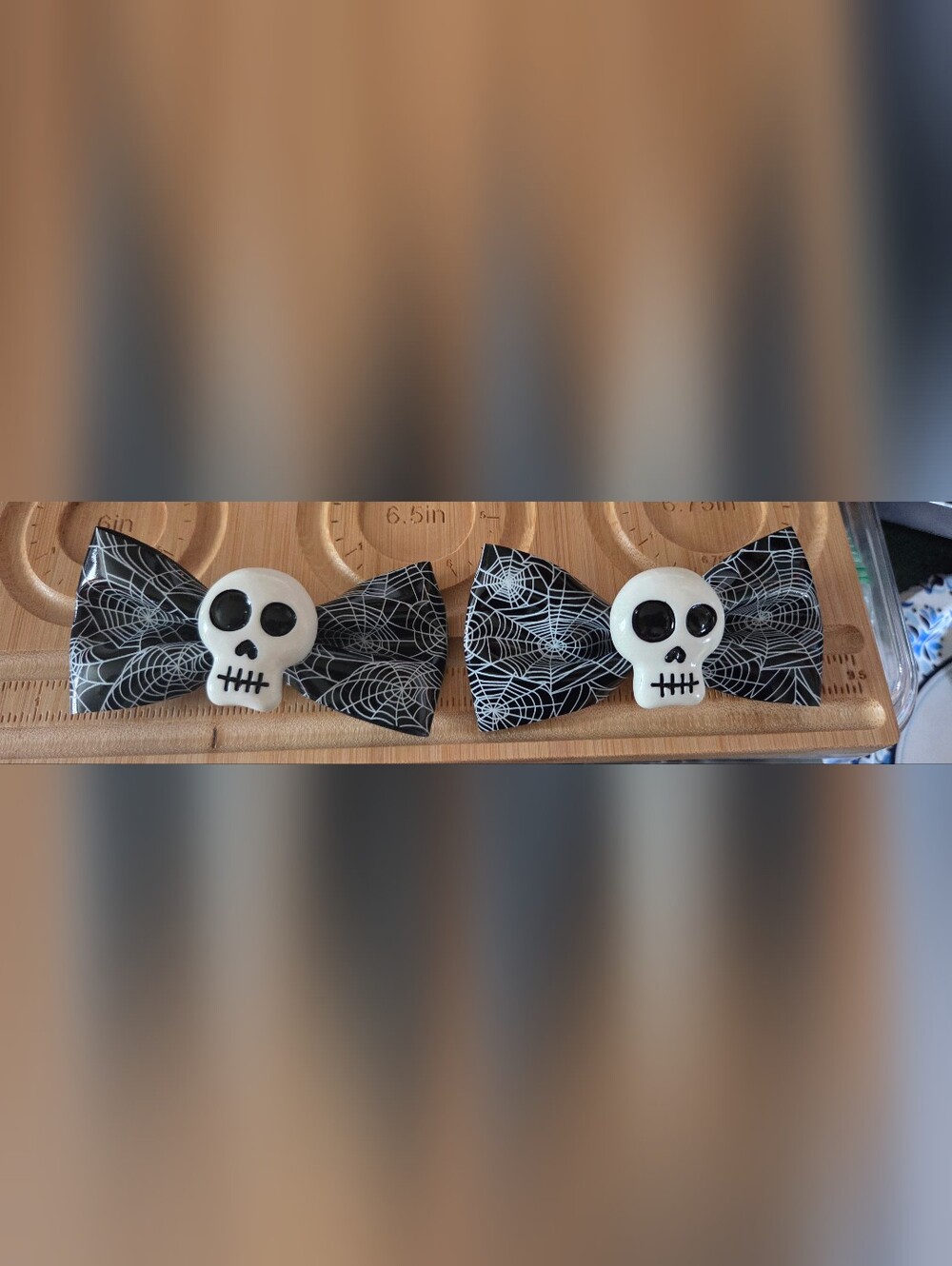 NWOT Skull Hair Clip Pair W Vinyl Bow
